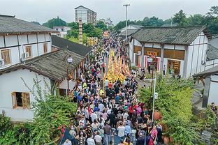 离不开！C罗停赛胜利4-4遭副班长读秒绝平，首回合C罗2传1射大胜